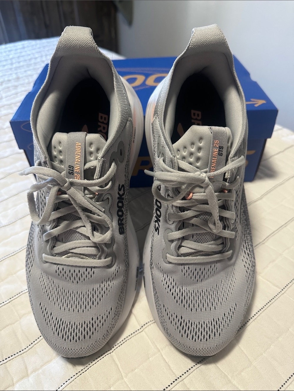 Brooks adrenaline GTS 25 Running Shoes - Picture 2 of 10
